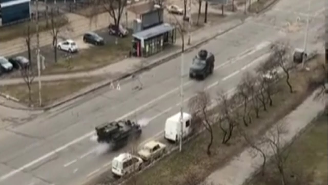 Russian War Ukraine - Ukrainian Armored Vehicle Totally Ignores Direct Machine Gun Fire