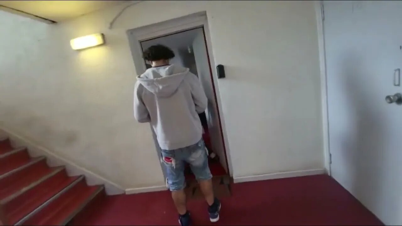 Spacious flat in outskirts of Glasgow for circa 75k