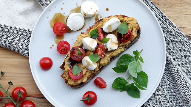 Caprese sandwich with guacamole and hummus