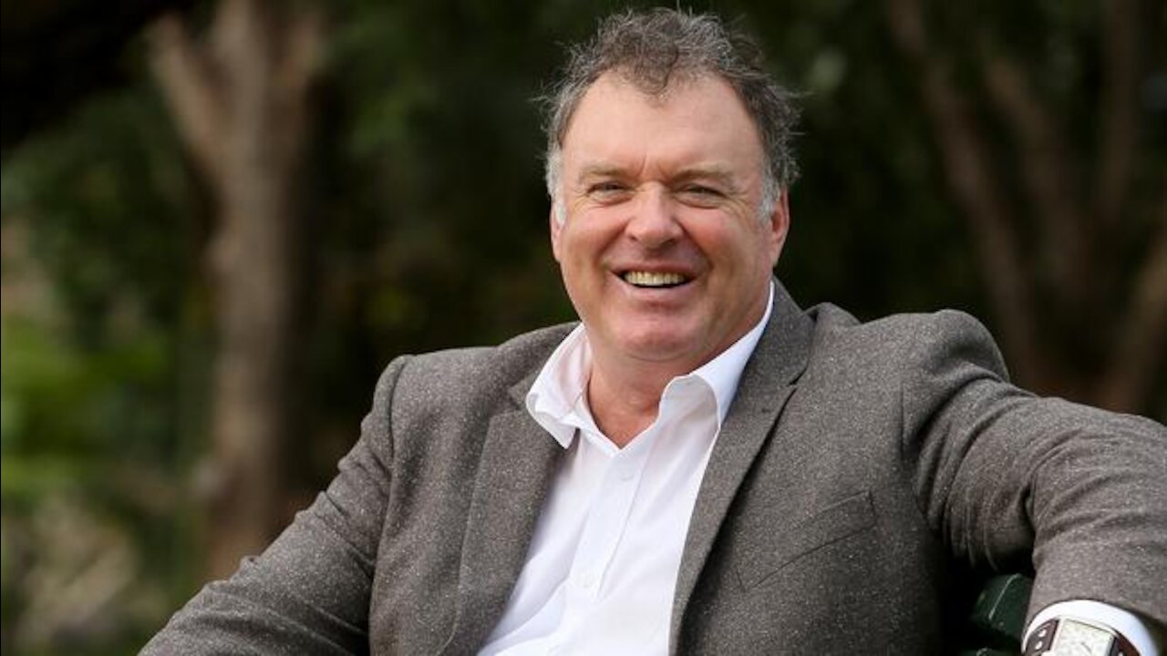 Rod Culleton speaks at the Kingsway Tavern