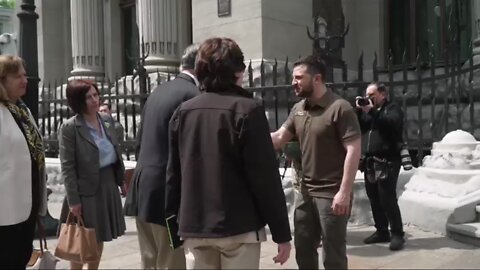 US Senate GOP delegation visit Zelensky in Kiev for a photo op