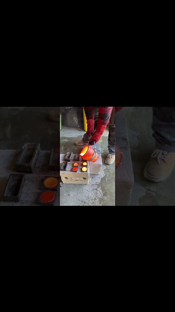 #pouring #copper #coins & #ingot #metalcasting #devilforge #casting #scrapping #belgium