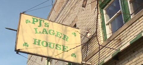 Bars welcome smaller crowds for St. Patrick's Day during pandemic