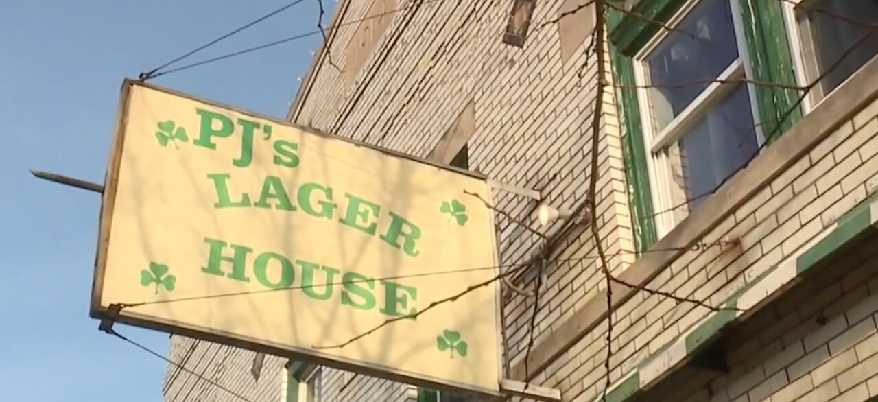 Bars welcome smaller crowds for St. Patrick's Day during pandemic