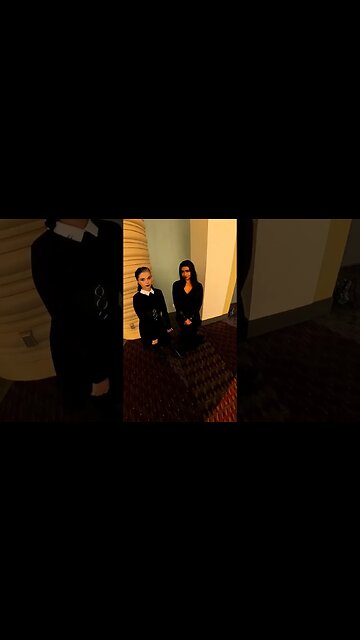 Wednesday Addams | Morticia Addams | Cosplay | Megacon