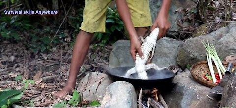 Catch and Cook Crocodile for Survival food in Jungle.