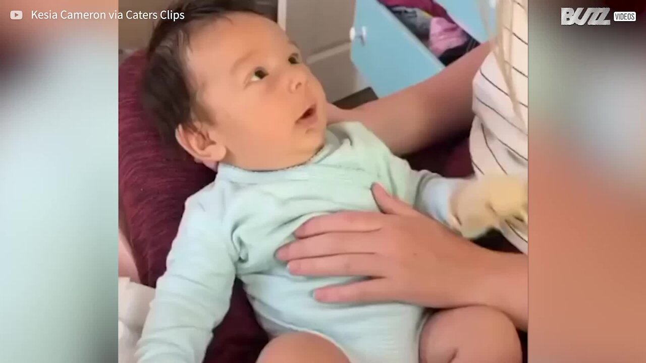 Ten-week-old baby surprises everyone by saying “I love you”