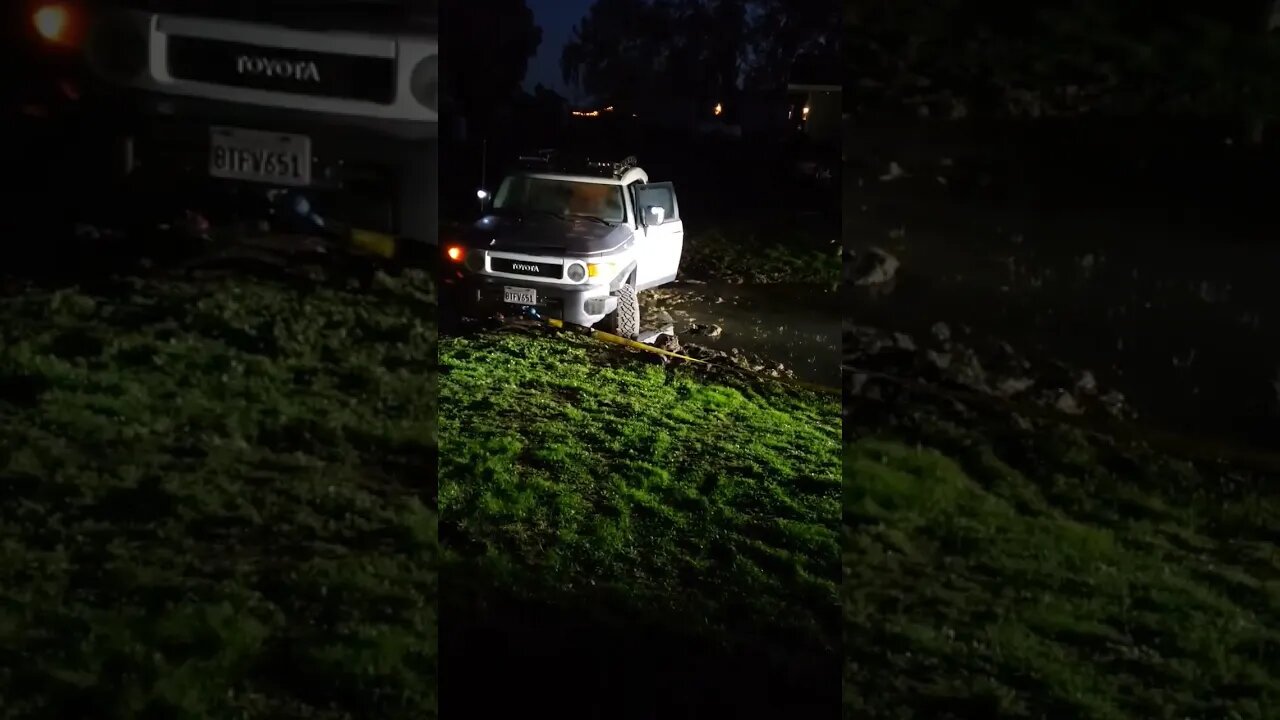 FJ Cruiser getting rescued from #california #flood #4x4 #offroad #fjcruiser #toyota