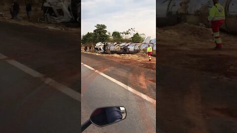 Infelizmente mais um acidente na estrada!#lugares #brasil #moto #motovlog #viagens #br #acidente