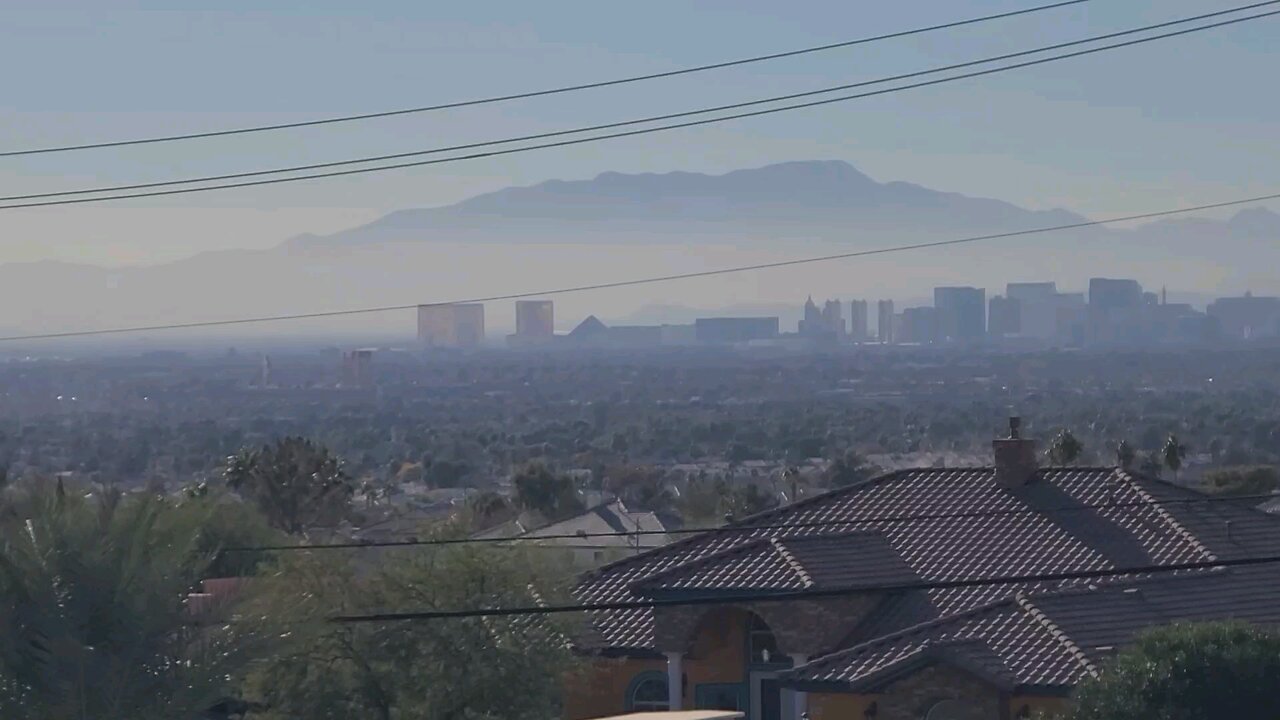 Did you see the hazy skies over Las Vegas today? Check this out! 11.22.2024 #lasvegas #f1 #formula1