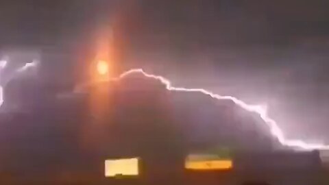 Amazing lightning and UFOs Such lightning is like the wrath of Zeus [Mysterious]