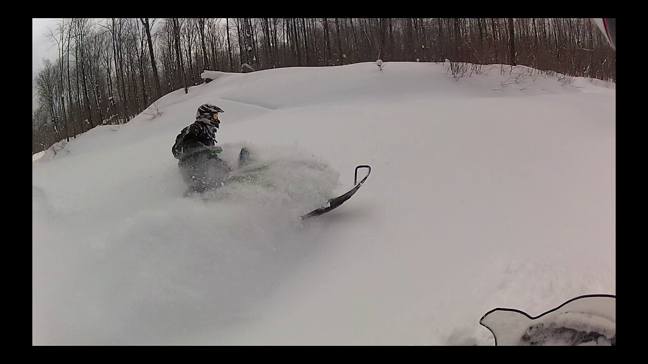 Arctic Cat HCR 800 and Polaris RMK 600 get lost in cold smoke