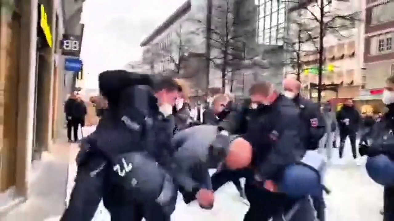 Germany Police beat up Man for not wearing mask in Public