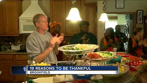 Family of 19 kids doesn't stop welcoming people on Thanksgiving