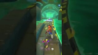 Electro Lab Assistant Battle Run Gameplay On Sewer or Later - Crash Bandicoot: On The Run!