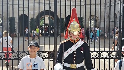 tourist's make way for the kings guard, which still gives a fright #horseguardsparade