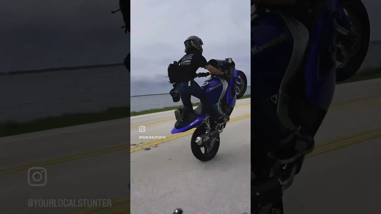 Beach Front WHEELIES on My STOCK 636 #636 #kawasaki #stunt #wheelie #beach