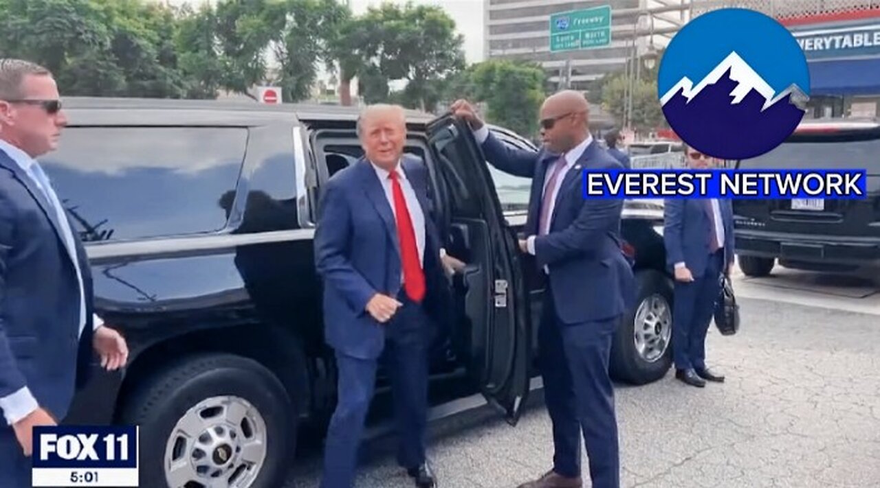 Trump stops by West LA for ice cream