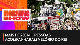 Começa cortejo com o corpo de Pelé pelas ruas de Santos