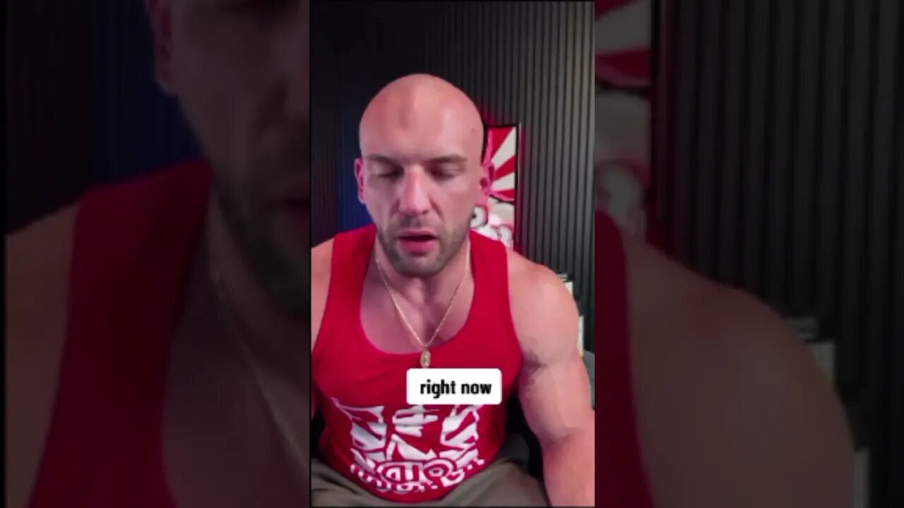 I have never seen t bar rows done this way Tik tok is a great place to learn! ………NOTHING000