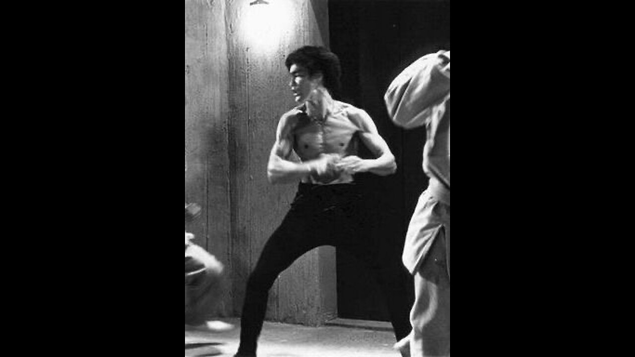 Cross kick Studio Films Bruce Lee Enter the Dragon