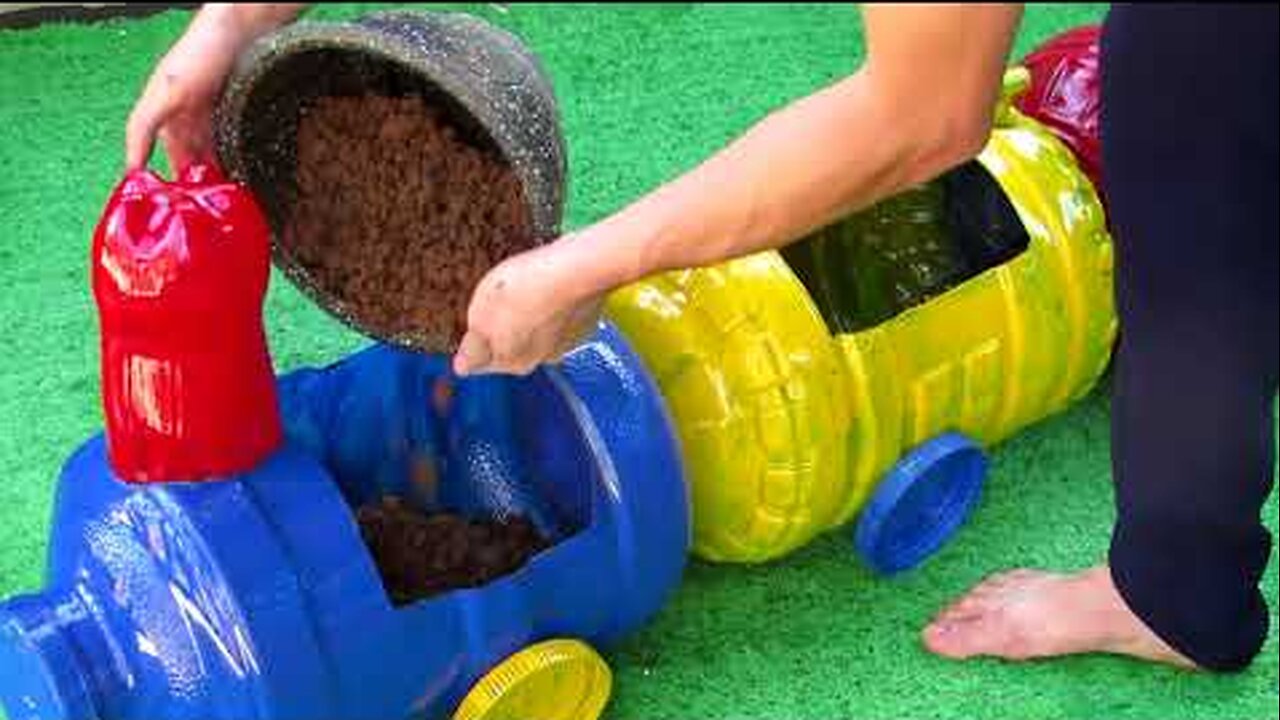 DIY Plastic bottles Flower Pots Train for Your Garden _ Garden ideas