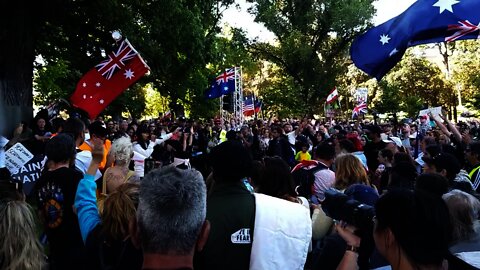 Melbourne Protest: Performers and Crowd sing Aussie National Anthem and "We Are Australian"