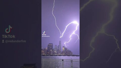 ALERT ￼ Lightning bolt strikes One World Trade Center New York City April 1 2023