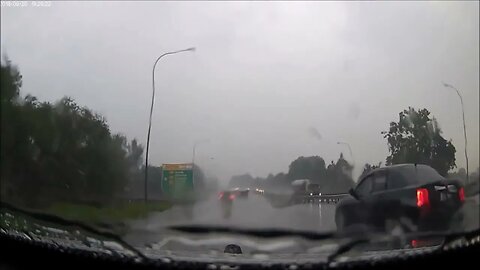 Driving Through Malaysia In a Rainstorm During Rainy Season!