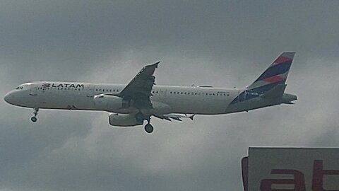 Airbus A321 PT-MXB coming from Guarulhos to Manaus