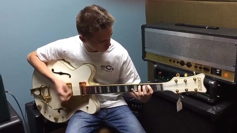 Rock Dojo: Rocking on a Gretsch White Falcon 2015 (Flash Back)