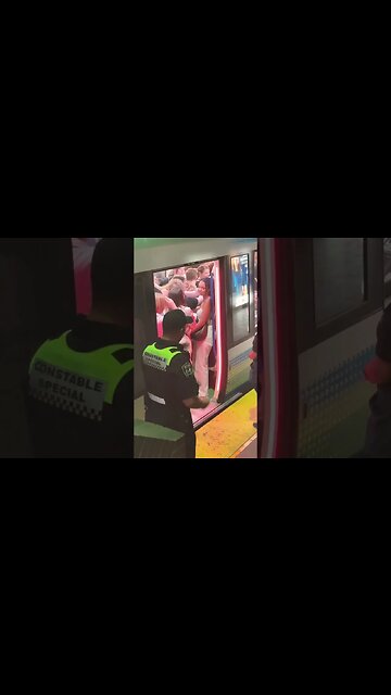 Human sardines-like Montréal Metro #shortsvideo #viralvideo