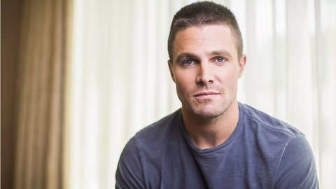 'Arrow' Star Stephen Amell Says Good-Bye To Fans In Emotional Video