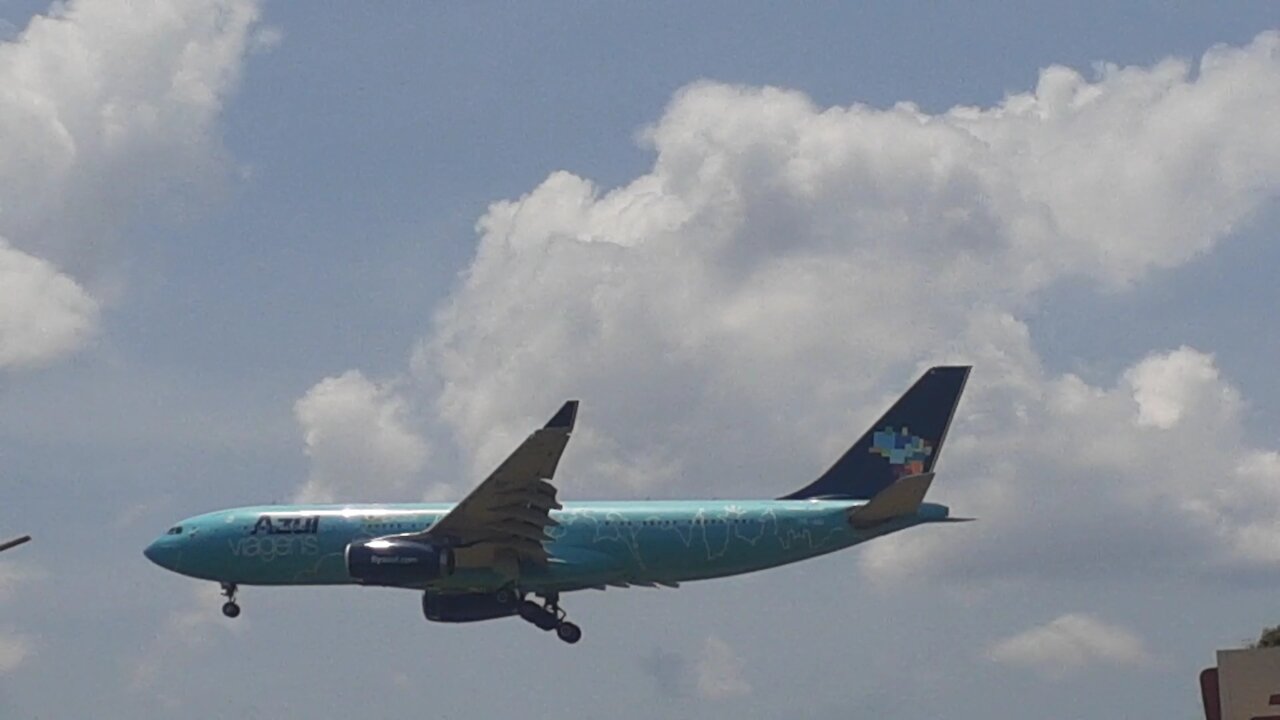 Airbus A330 PR-AIU na aproximação final antes de pousar em Manaus vindo de Campinas