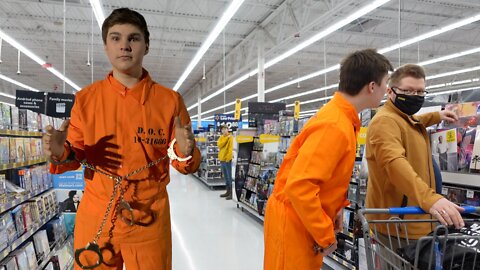 Escaped Prisoner Prank!