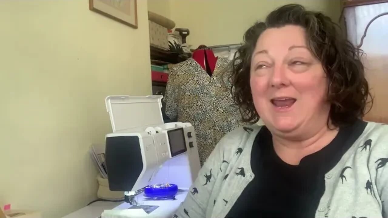 Spring has sprung and it's time for a T-Shirt Round Up! | Aussie Sewing Vlog | #8