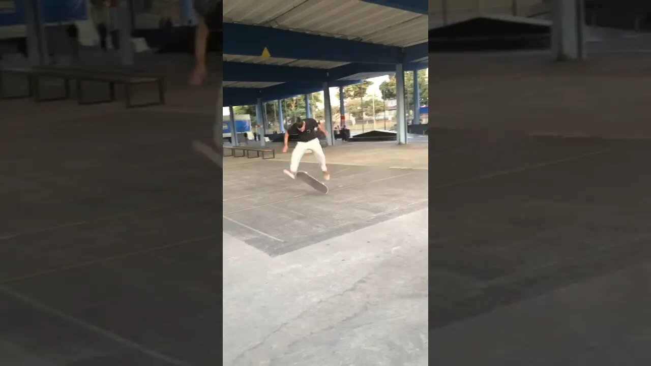 Halfcab Heelflip