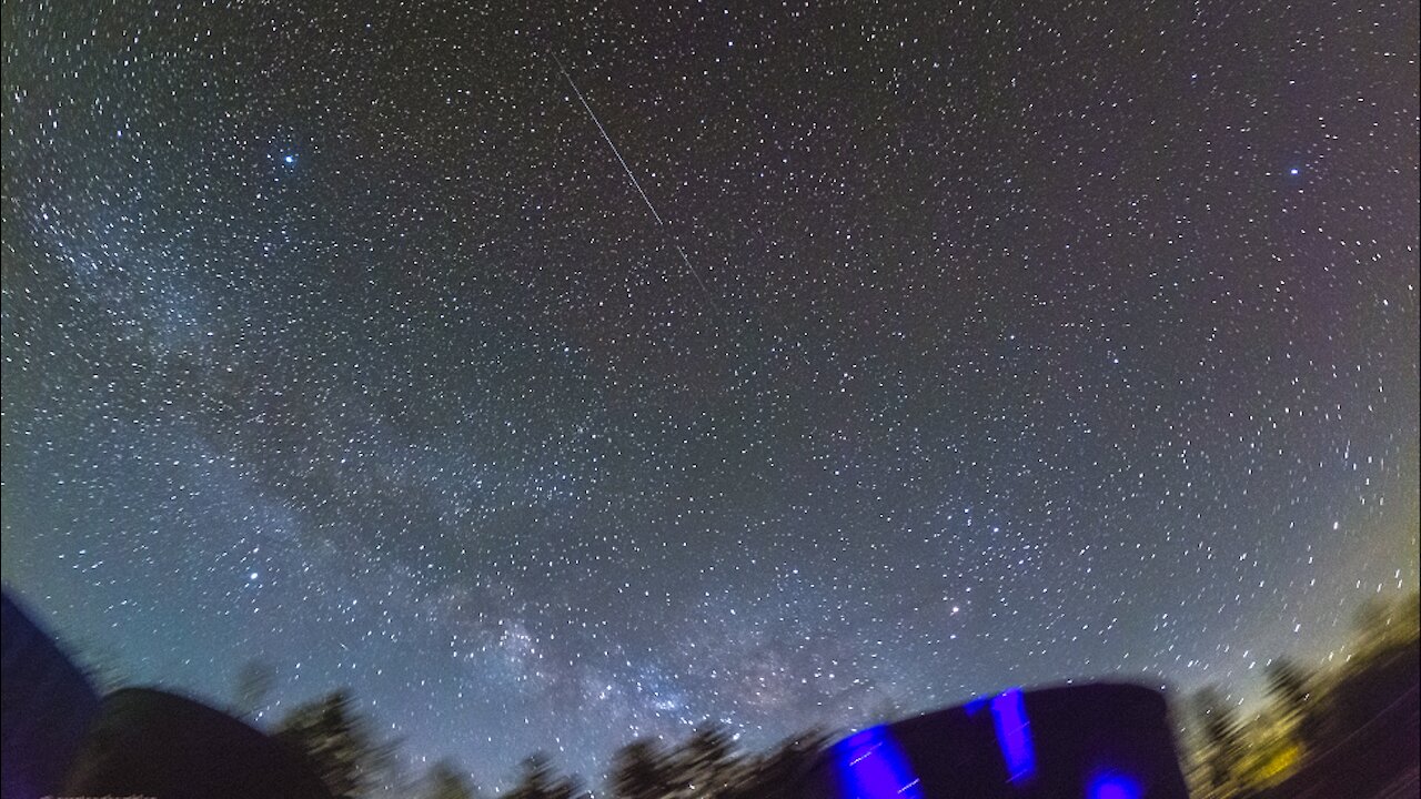 Mesmerizing time lapse of the Milky Way over mountain cabin