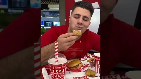 FRYDAY SE DESCHIDE LA ARAD #oguritamica #mancare #manciosul #fryday