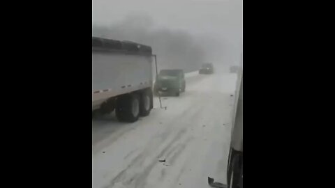 Dangerous highway pileup😳