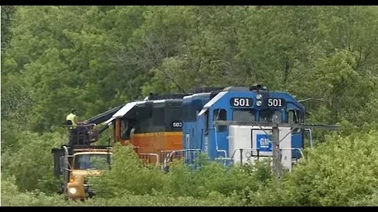 Tornado Stops Train Chase In Wisconsin, Plus My BLUETTI EB55 Power Station Review! | Jason Asselin