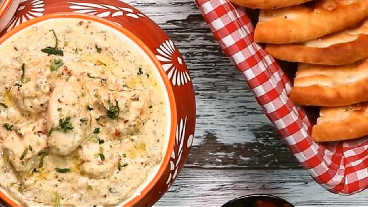 Cheesy Butter Handi Along with Garlic Naan@KnNzKitchen