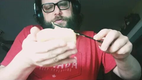 Making A Simple Peanut Butter Sandwich 🥜