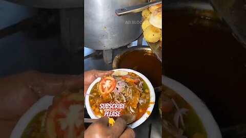 street style burger देखो 😱#viral #blogs #streetfood #funny #foodshorts #shorts #burger #newfoodvlog