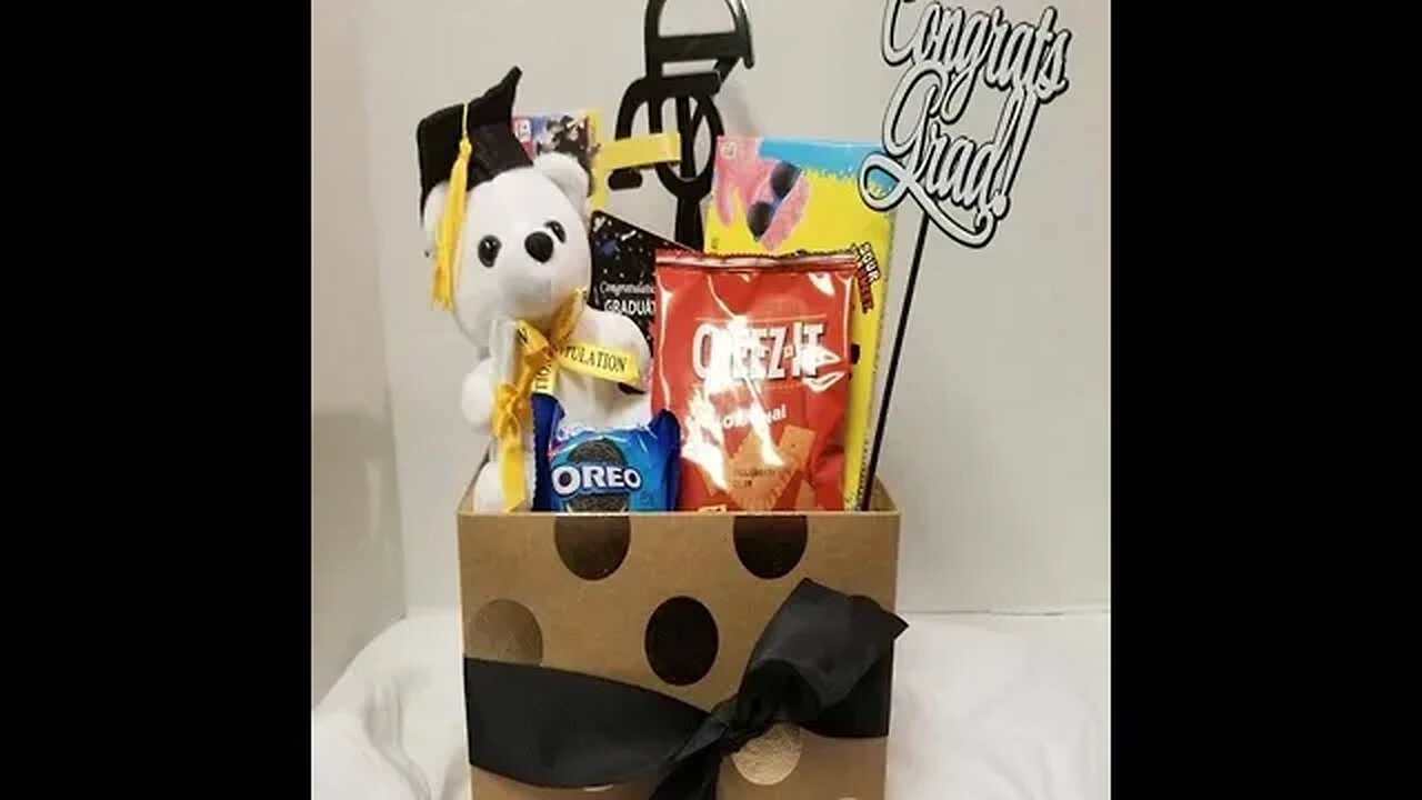 GRADUATION GIFT BASKET