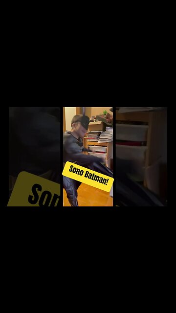 Sono Batman! #unastanzatuttaperme #fumetti #dccomics #batman #cosplay #halloween