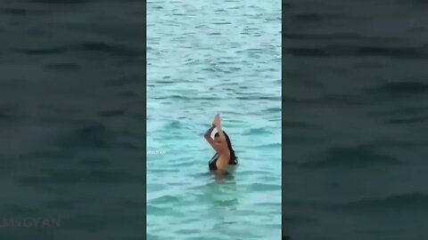 Disha Patani doing underwater yoga 🧘‍♀️ #dishapatani #shorts