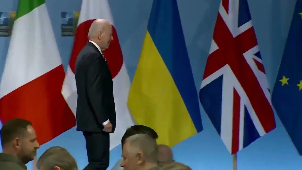 Biden Looks Confused As He Exits Stage With Ukrainian President Volodymyr Zelenskyy