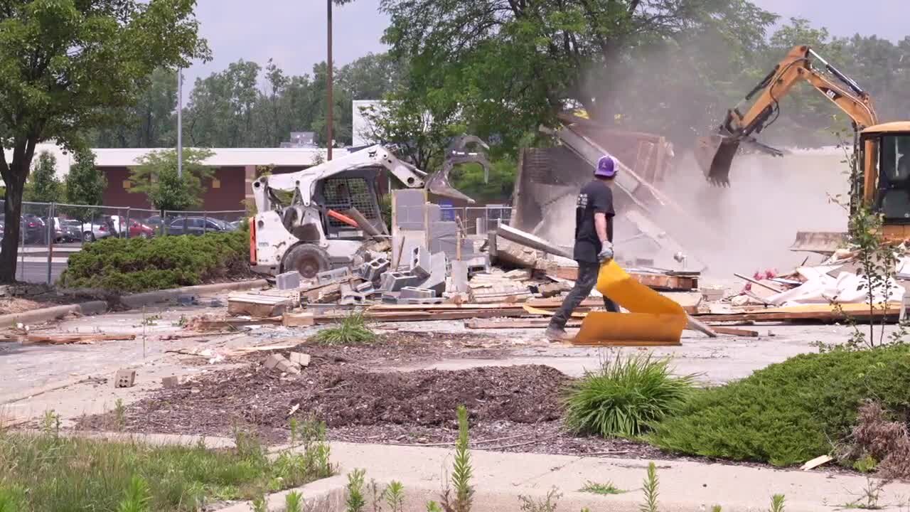 Former Burger King building in Meridian Township demolished to make way for Buddy's Pizza