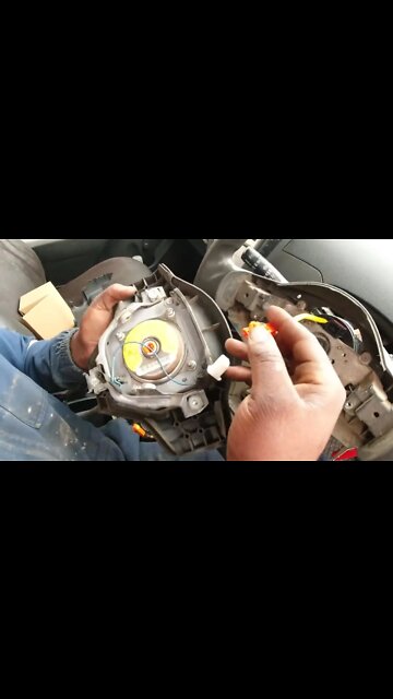 TOYOTA YARIS HOW TO INSTALL STEERING WHEEL AIRBAG #shorts
